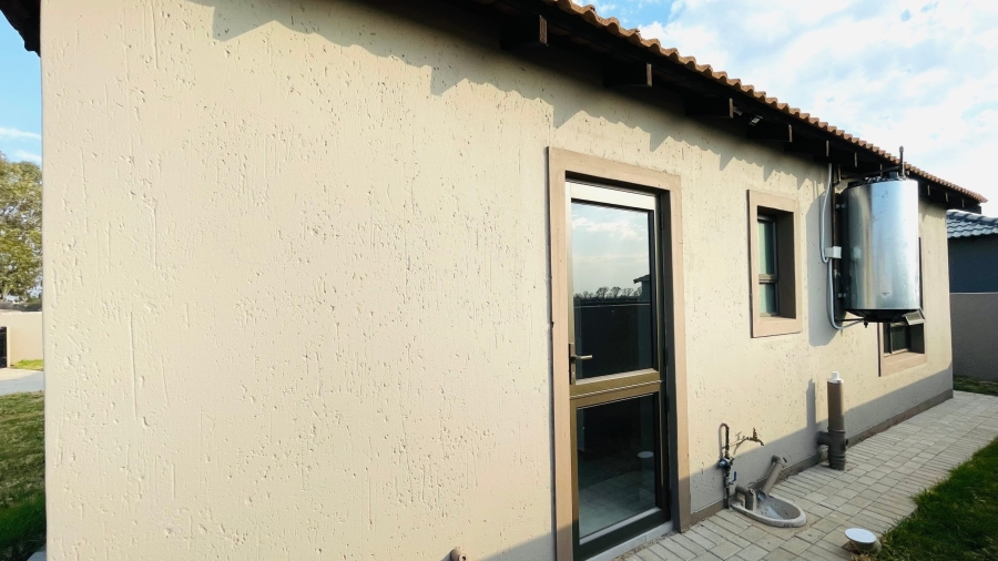 To Let 3 Bedroom Property for Rent in Ellaton North West